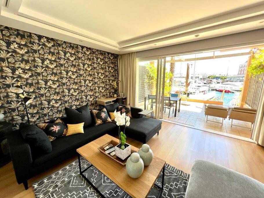 Parama 003 Secure, Luxurious Waterfront Apartment เคปทาวน์ ภายนอก รูปภาพ
