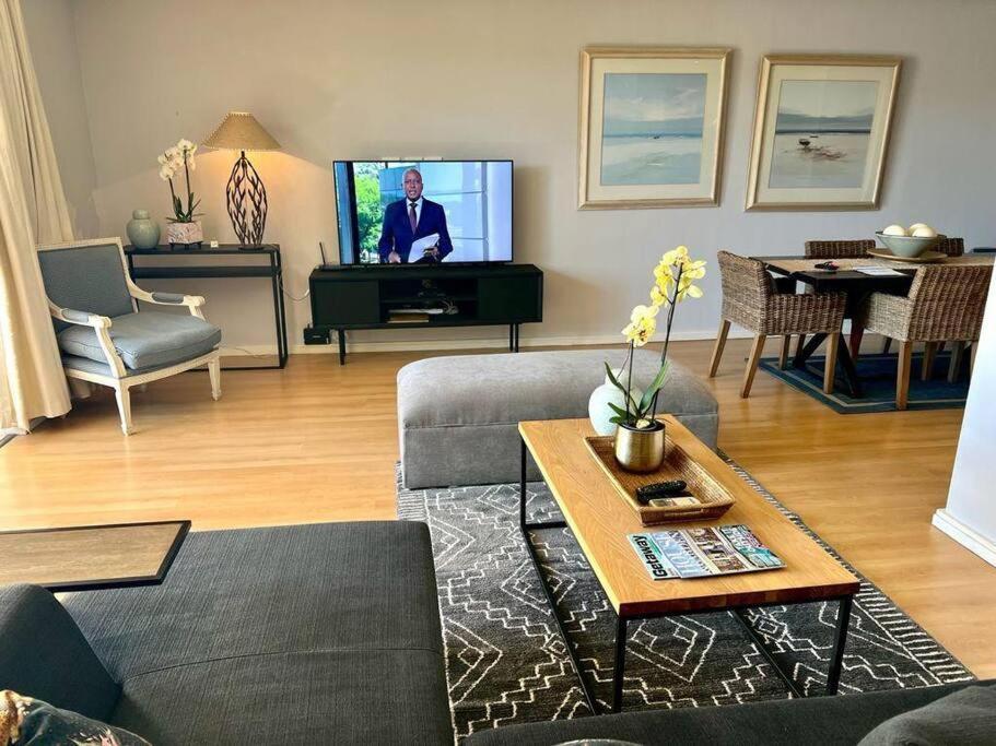 Parama 003 Secure, Luxurious Waterfront Apartment เคปทาวน์ ภายนอก รูปภาพ