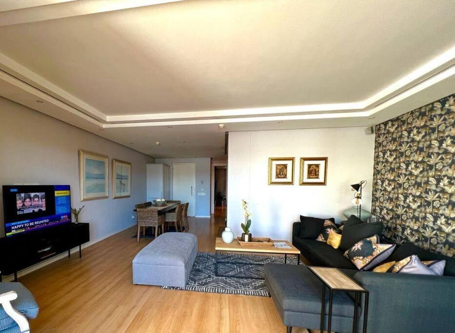Parama 003 Secure, Luxurious Waterfront Apartment เคปทาวน์ ภายนอก รูปภาพ