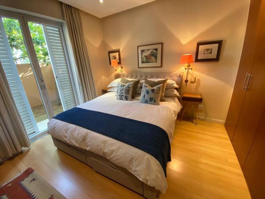 Parama 003 Secure, Luxurious Waterfront Apartment เคปทาวน์ ภายนอก รูปภาพ